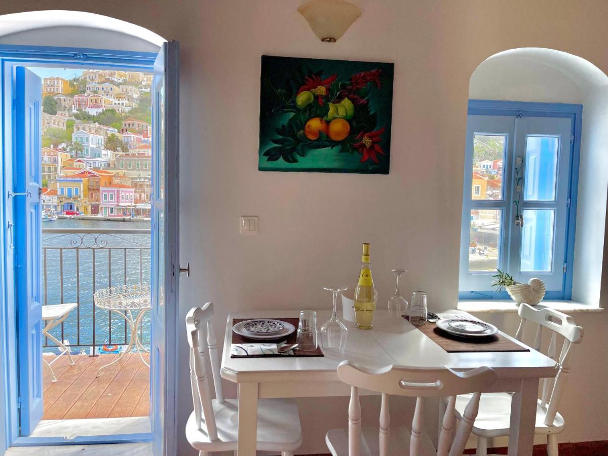 Nikolakis, Seafront - Harbor View Apartment Sými Luaran gambar